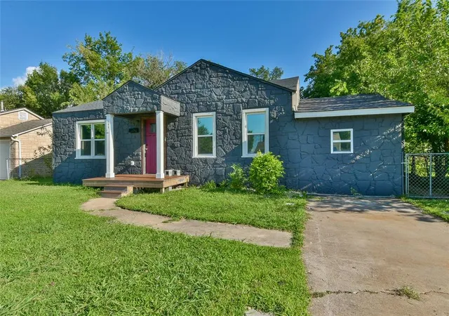 Photo 2 of Single family home for sale at 108 E Dale St, Norman, OK 73069 | MLS# 1239397 | Listing updated on 2026-09-15