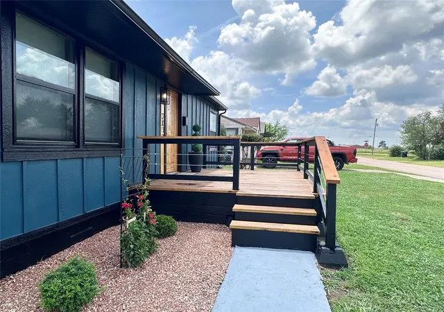 2nd image of 2011 N Dorothy Ave, Shawnee, OK 74804 | MLS# 1239421
