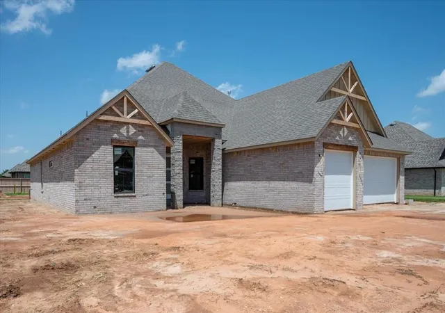 3rd image of 1111 Jozie Wy, Tuttle, OK 73089 | MLS# 1239445