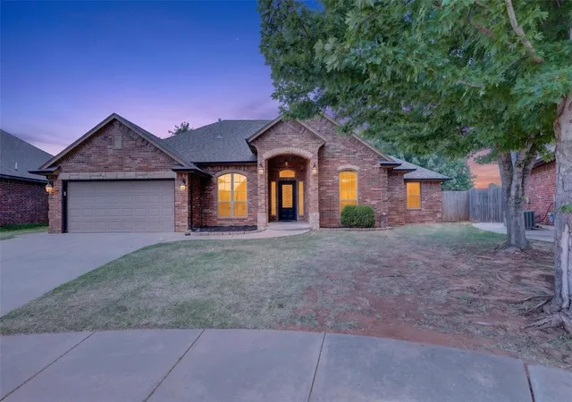 1st image of 533 W Alamo Court Wy, Mustang, OK 73064 | MLS# 1239449