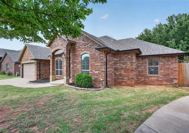 Photo 3 of Single family home for sale at 533 W Alamo Ct Way, Mustang, OK 73064 | MLS# 1239449 | Listing updated on 2026-09-20