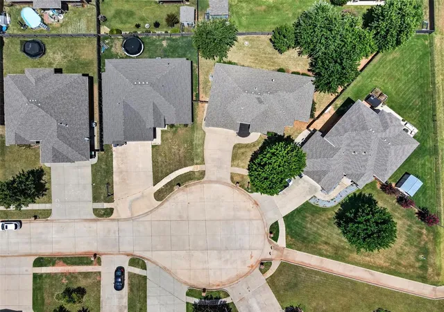 50th image of 533 W Alamo Court Wy, Mustang, OK 73064 | MLS# 1239449
