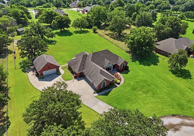 Photo 5 of Sale Pending at 6490 Cedar Crk Dr, Jones, OK 73049 | MLS# 1239453 | Listing updated on 2026-07-23