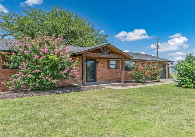 2nd image of 348706 E 1070, Prague, OK 74864 | MLS# 1239455