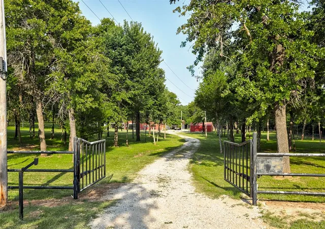 Photo 3 of Sale Pending at 13001 Taylor Wayne Ln, Oklahoma City, OK 73165 | MLS# 1239457 | Listing updated on 2026-08-31