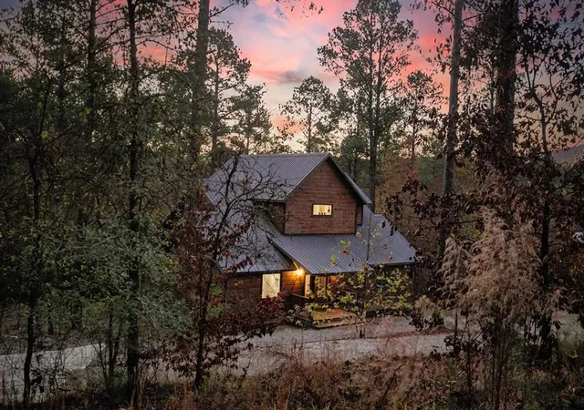 1st image of 286 Eagle Mountain Trl, Broken Bow, OK 74728 | MLS# 1239467
