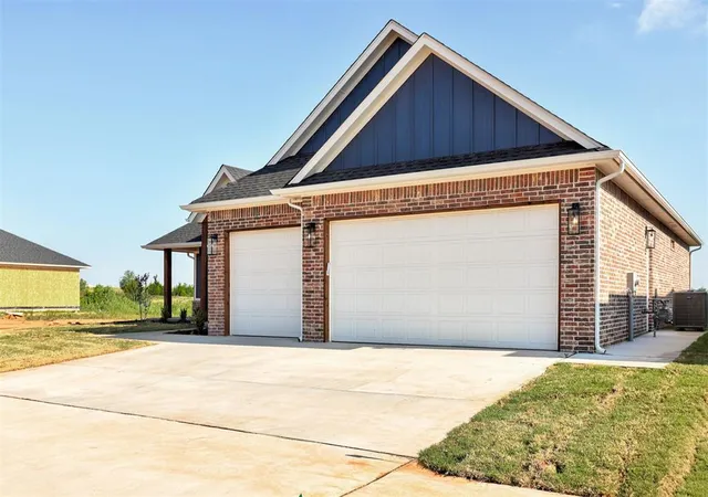 Photo 4 of Single family home for sale at 10301 SW 49th Street, Mustang, OK 73064 | MLS# 1239476 | Listing updated on 2026-10-08