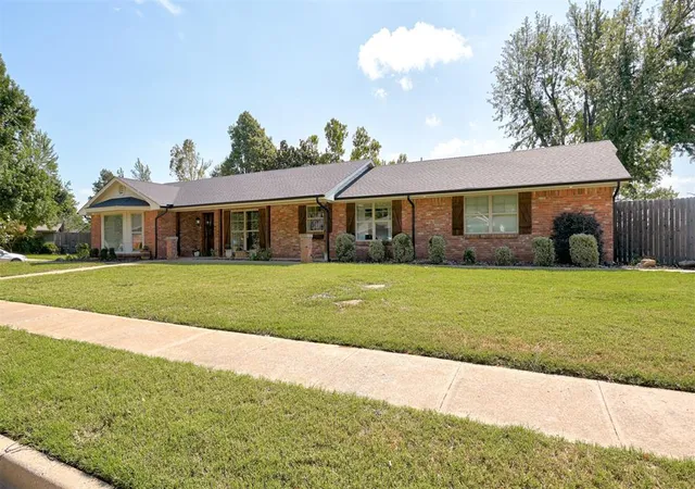 2nd image of 1301 Brookhaven Blvd, Norman, OK 73072 | MLS# 1239502