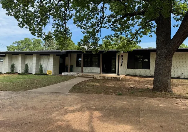 Photo 1 of Single family home for sale at 3001 Norcrest Dr, Oklahoma City, OK 73121 | MLS# 1239503 | Listing updated on 2026-09-02