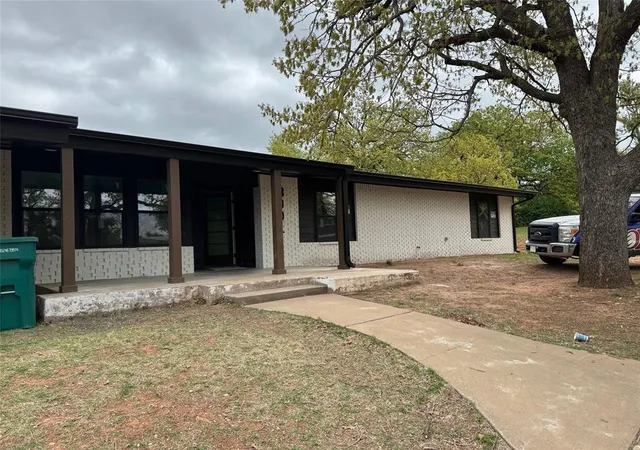Photo 2 of Single family home for sale at 3001 Norcrest Dr, Oklahoma City, OK 73121 | MLS# 1239503 | Listing updated on 2026-09-02