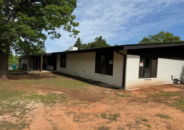 Photo 3 of Single family home for sale at 3001 Norcrest Dr, Oklahoma City, OK 73121 | MLS# 1239503 | Listing updated on 2026-09-02