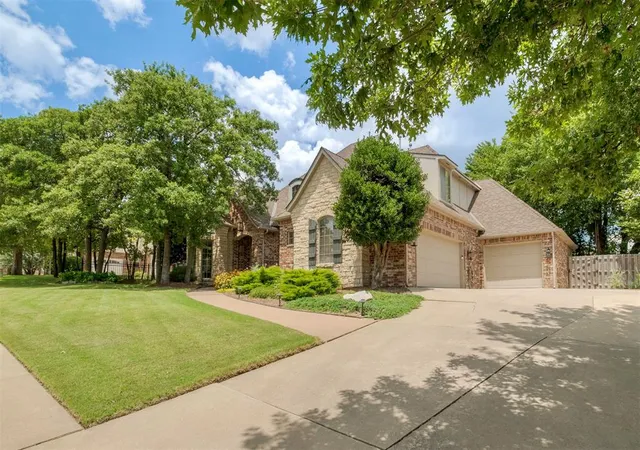 Photo 1 of Sale Pending at 3317 Beacon Hl St, Edmond, OK 73034 | MLS# 1239505 | Listing updated on 2026-07-18