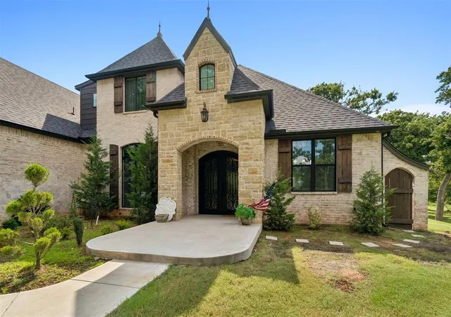 Photo 3 of Single family home for sale at 16289 Vernon Cir, Newalla, OK 74857 | MLS# 1239506 | Listing updated on 2026-08-27