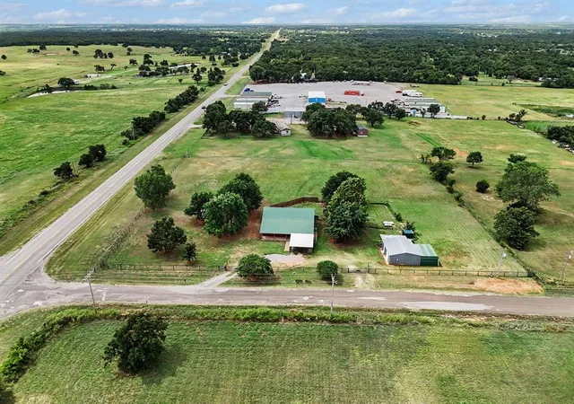 2nd image of 10970 220th St, Blanchard, OK 73010 | MLS# 1239508