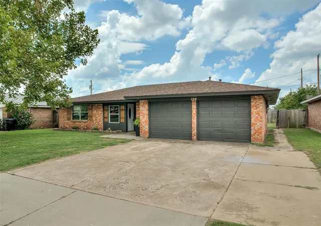 33rd image of 128 Sw 6th St, Moore, OK 73160 | MLS# 1239517