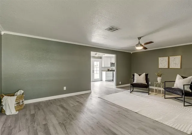 4th image of 128 Sw 6Th St, Moore, OK 73160 | MLS# 1239517