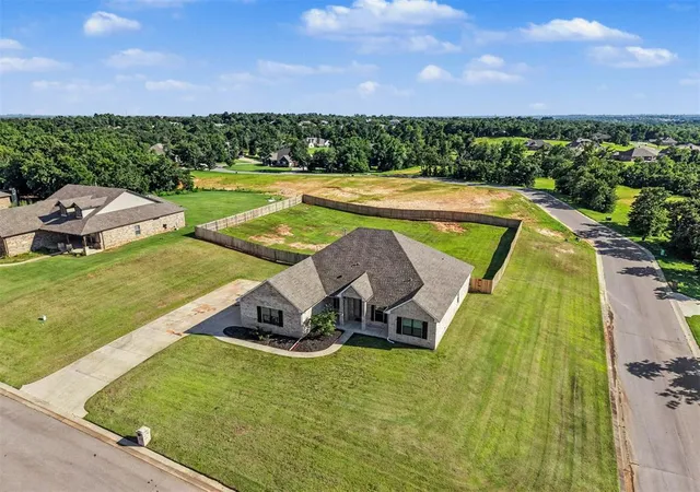 2nd image of 15300 Se 50th Ter, Choctaw, OK 73020 | MLS# 1239526