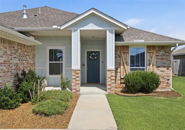 Photo 1 of Single family home for sale at 1730 Huntington Ct, Newcastle, OK 73065 | MLS# 1239537 | Listing updated on 2026-09-06
