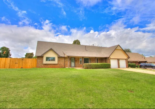 Photo 2 of Single Family Residence at 7201 N Hammond Ave, Warr Acres, OK 73132 | MLS# 1239546 |  | Sold on 2026-08-27