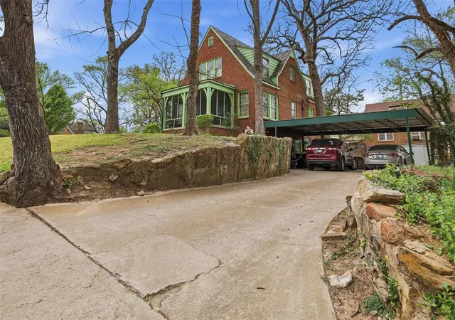 5th image of 422 S Highland St, Ada, OK 74820 | MLS# 1239570