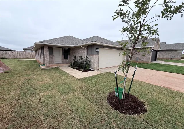 Photo 2 of Single family home for sale at 2904 Nw 196th Place, Edmond, OK 73012 | MLS# 1239589 | Listing updated on 2026-10-06