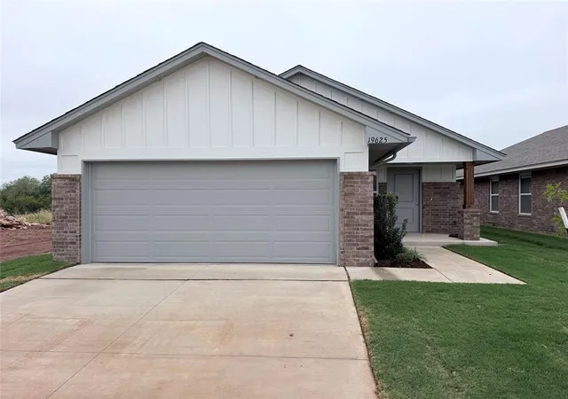 Photo 1 of Single family home for sale at 19625 Ferris Dr, Edmond, OK 73012 | MLS# 1239591 | Listing updated on 2026-10-06