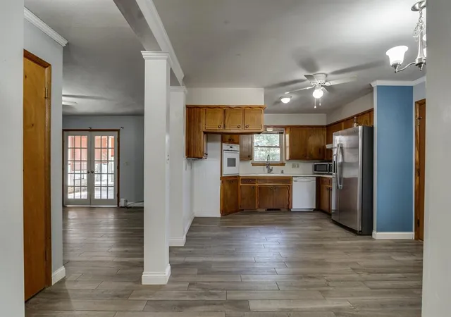 image of 1301 Queensboro Pl, Yukon, OK 73099 | MLS# 1239592