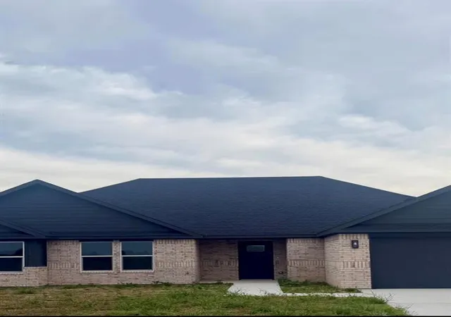 1st image of 514 Brentain Ln, Madill, OK 73446 | MLS# 1239607