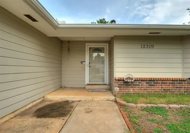 1st image of 12319 Sw 14th St, Yukon, OK 73099 | MLS# 1239609