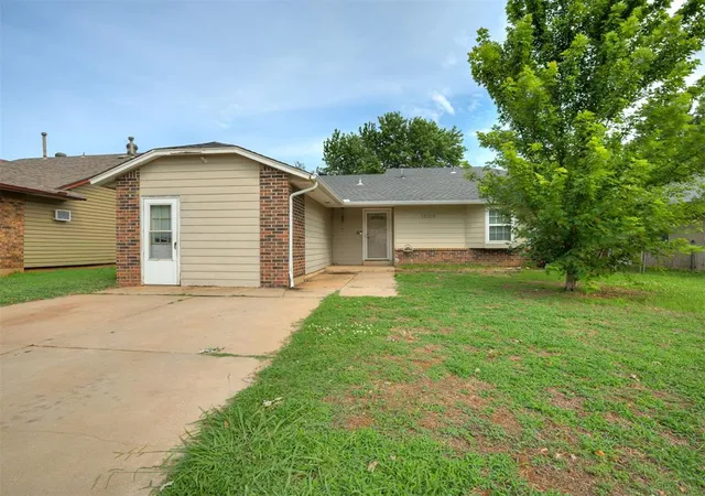 4th image of 12319 Sw 14Th St, Yukon, OK 73099 | MLS# 1239609