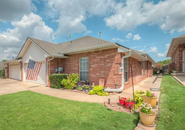 2nd image of 509 S Santa Fe Ave #152, Edmond, OK 73003 | MLS# 1239618
