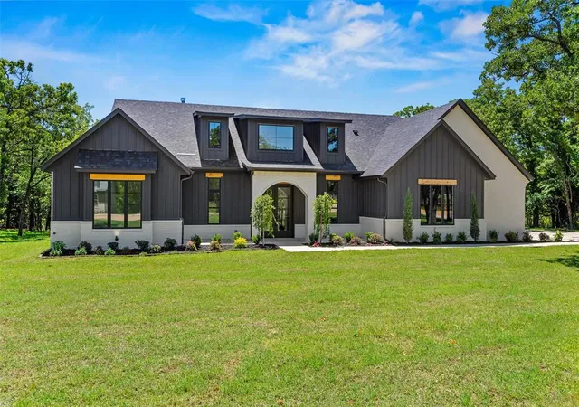 Photo 2 of Single family home for sale at 8121 Sacred Forest, Arcadia, OK 73007 | MLS# 1239622 | Listing updated on 2026-08-06
