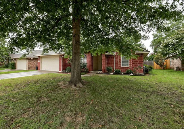Photo 2 of Sale Pending at 1208 Melisa Dr, Norman, OK 73071 | MLS# 1239625 | Listing updated on 2026-08-28