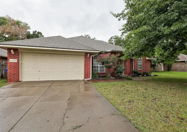 Photo 2 of Sale Pending at 1208 Melisa Dr, Norman, OK 73071 | MLS# 1239625 | Listing updated on 2026-08-28