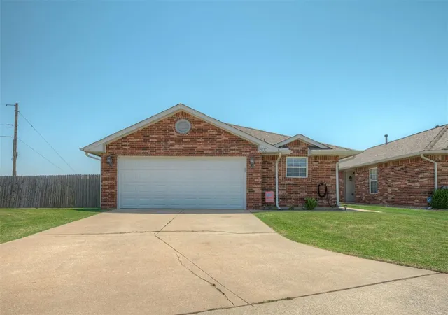Photo 2 of Sale Pending at 500 Sw 38th Terrace, Moore, OK 73160 | MLS# 1239627 | Listing updated on 2026-08-08