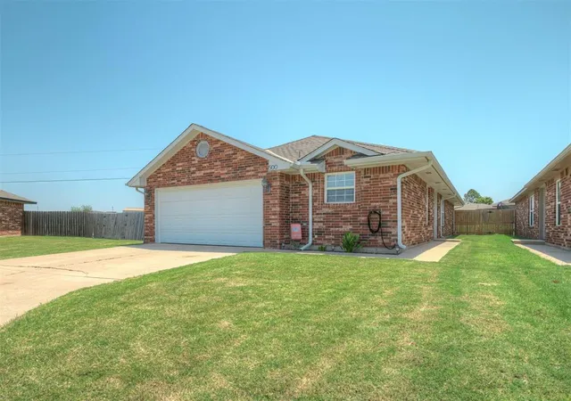 Photo 3 of Sale Pending at 500 Sw 38th Terrace, Moore, OK 73160 | MLS# 1239627 | Listing updated on 2026-08-08