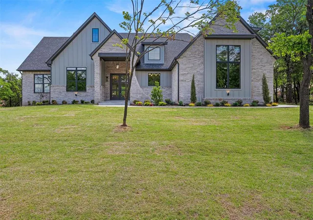 Photo 2 of Single family home for sale at 13000 Stagecoach Trl, Arcadia, OK 73007 | MLS# 1239637 | Listing updated on 2026-09-04