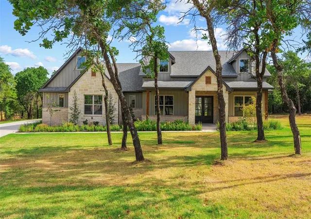 Photo 1 of Single family home for sale at 7960 Stagecoach Cir, Arcadia, OK 73007 | MLS# 1239640 | Listing updated on 2026-09-04