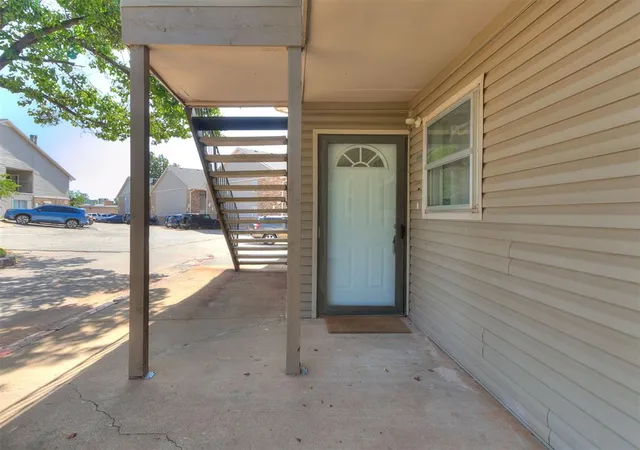 1st image of 6704 N Meridian Ave #e, Oklahoma City, OK 73116 | MLS# 1239641