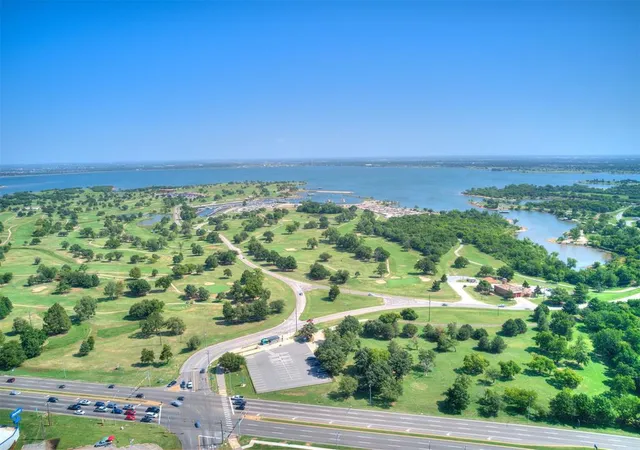 2nd image of 6704 N Meridian Ave, Oklahoma City, OK 73116
