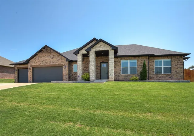 1st image of 11406 Blue Heron Crk, Guthrie, OK 73044 | MLS# 1239646