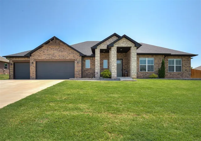 2nd image of 11406 Blue Heron Crk, Guthrie, OK 73044 | MLS# 1239646