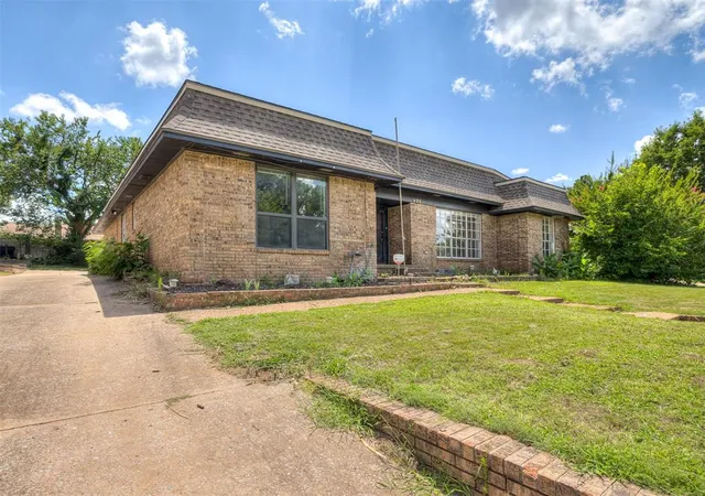 1st image of 406 Hardy Dr, Edmond, OK 73013 | MLS# 1239660