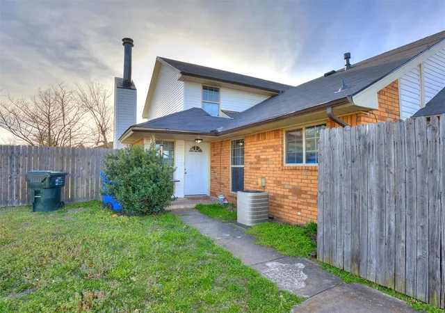 2nd image of 1811 Wren St, Norman, OK 73069 | MLS# 1239662