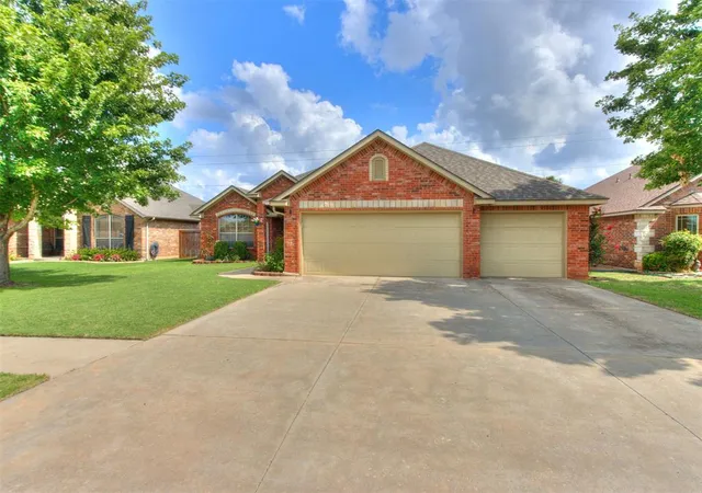 Photo 2 of Single family home for sale at 533 Sw 157th Street, Oklahoma City, OK 73170 | MLS# 1239669 | Listing updated on 2026-09-07