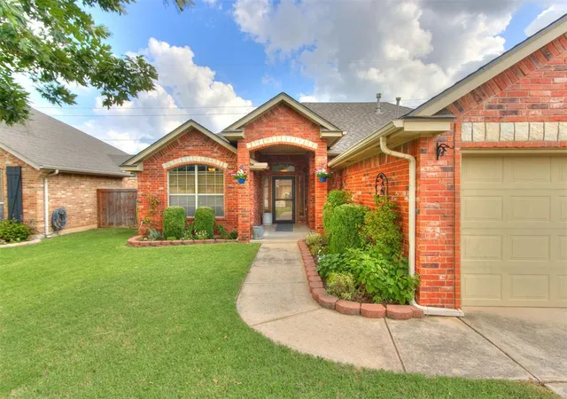 Photo 3 of Single family home for sale at 533 Sw 157th Street, Oklahoma City, OK 73170 | MLS# 1239669 | Listing updated on 2026-09-07