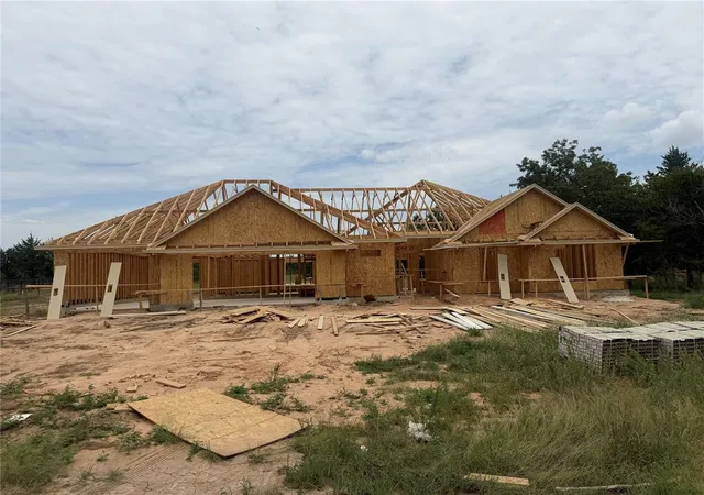 Photo 3 of Sale Pending at 2914 E Cedar Crk Pass, Stillwater, OK 74075 | MLS# 1239671 | Listing updated on 2026-09-03
