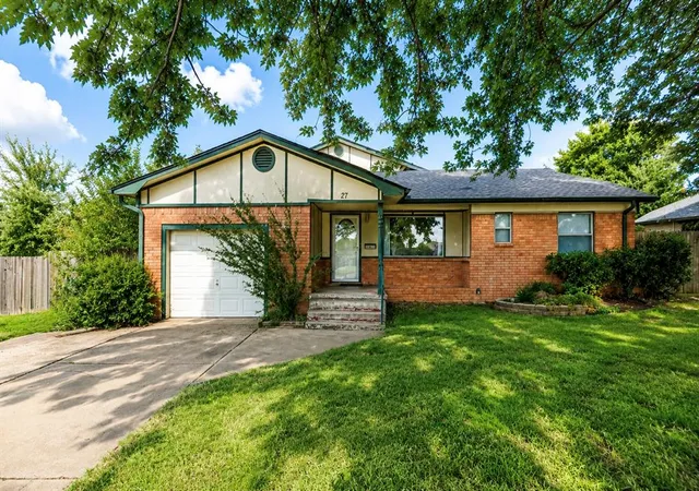 1st image of 27 Shannon Dr, Chickasha, OK 73018 | MLS# 1239684
