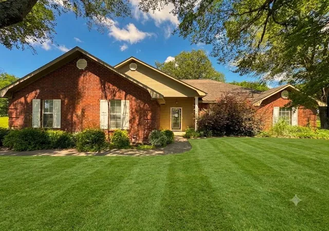 1st image of 1075 N 4285 Rd, Hugo, OK 74743 | MLS# 1239688