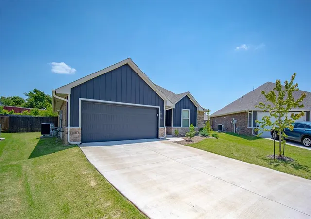 1st image of 4013 Lleyton Dr, Norman, OK 73072 | MLS# 1239691